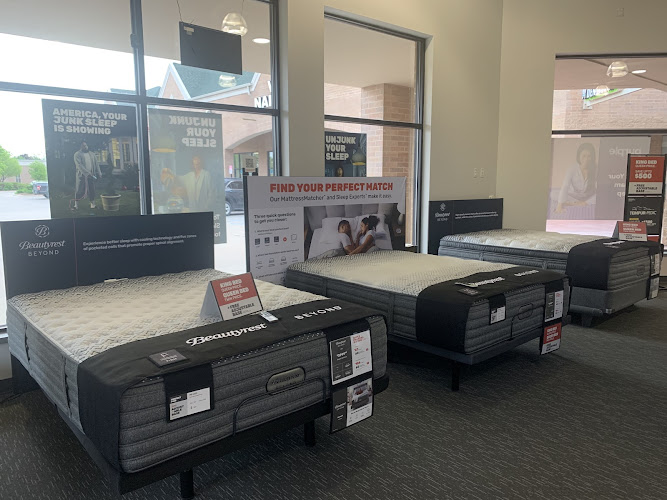 Mattress Firm Lyon Oaks Plaza